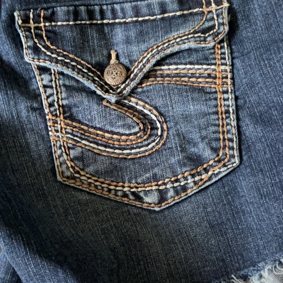Silver Jeans Blue Jean Shorts with Distressed Hem - Picture 5 of 7
